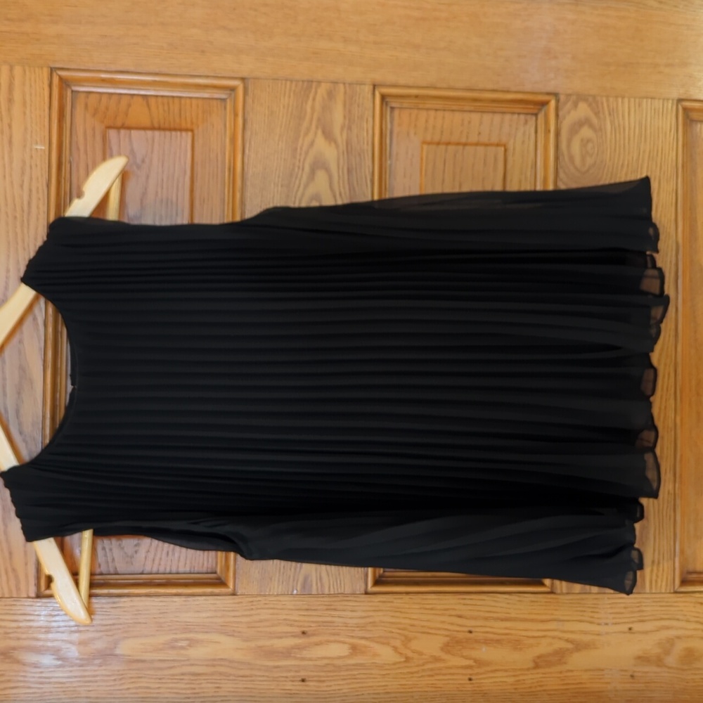 J. Crew 365 Black Georgette Pleated Sleeveless Blouse Size XS